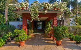 Stayvista At Moksh Villa - Bbq & Jacuzzi